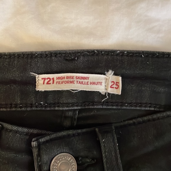 Levi’s low rise skinny jeans - Picture 3 of 3